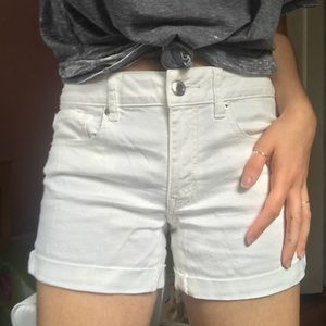White American Eagle shorts